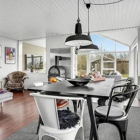 Beautiful In With Kitchen בית נופש אוטרופ