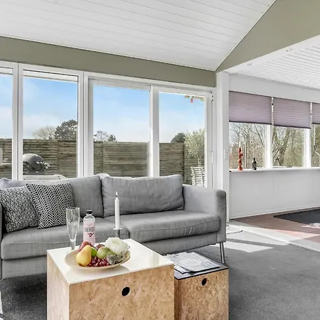 Beautiful In With Kitchen אוטרופ